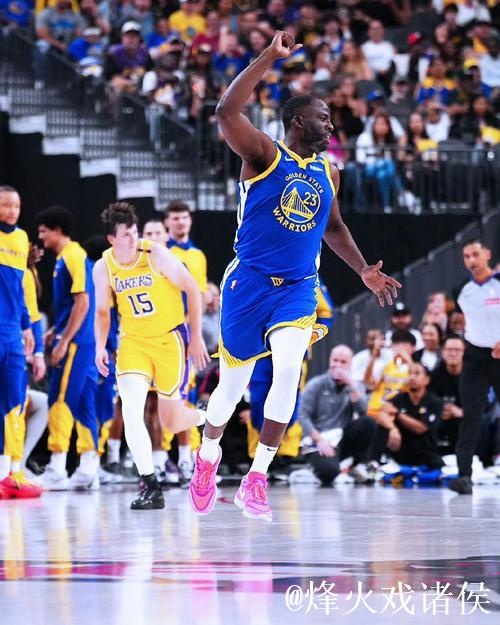 库里休战戴维斯贡献12+10 勇士力克活塞喜迎4连胜 库里休战戴维斯贡献12+10 勇士力克活塞喜迎4连胜