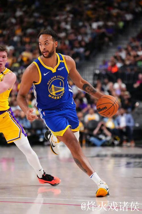 库里休战戴维斯贡献12+10 勇士力克活塞喜迎4连胜 库里休战戴维斯贡献12+10 勇士力克活塞喜迎4连胜